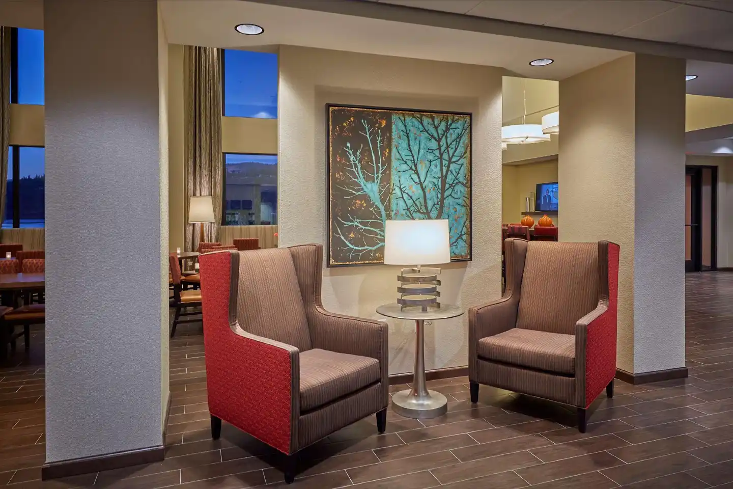 Hampton Inn & Suites Hood River Lobby