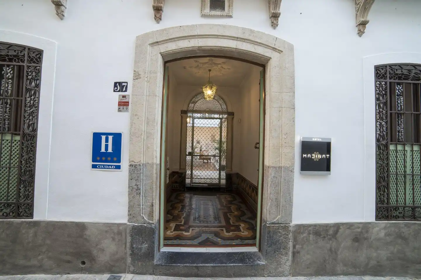 HOTEL MADINAT Aussenansicht