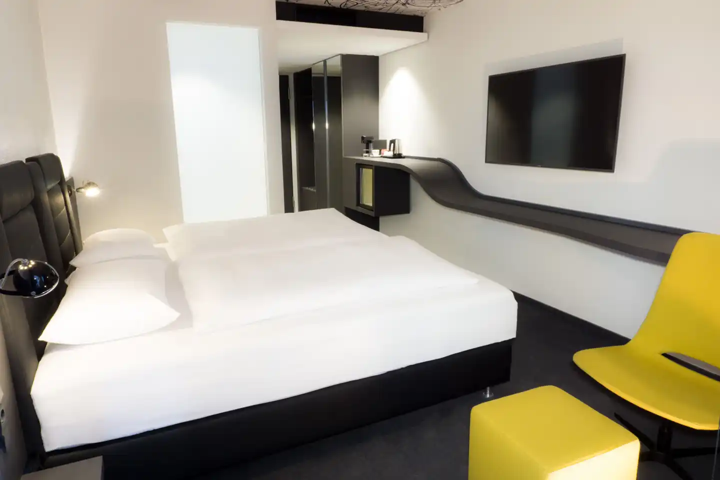 V8 Hotel Köln @MOTORWORLD, an Ascend Hotel Collection Member Wohnbeispiel