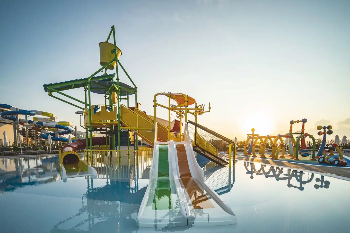 Wave Resort Pool