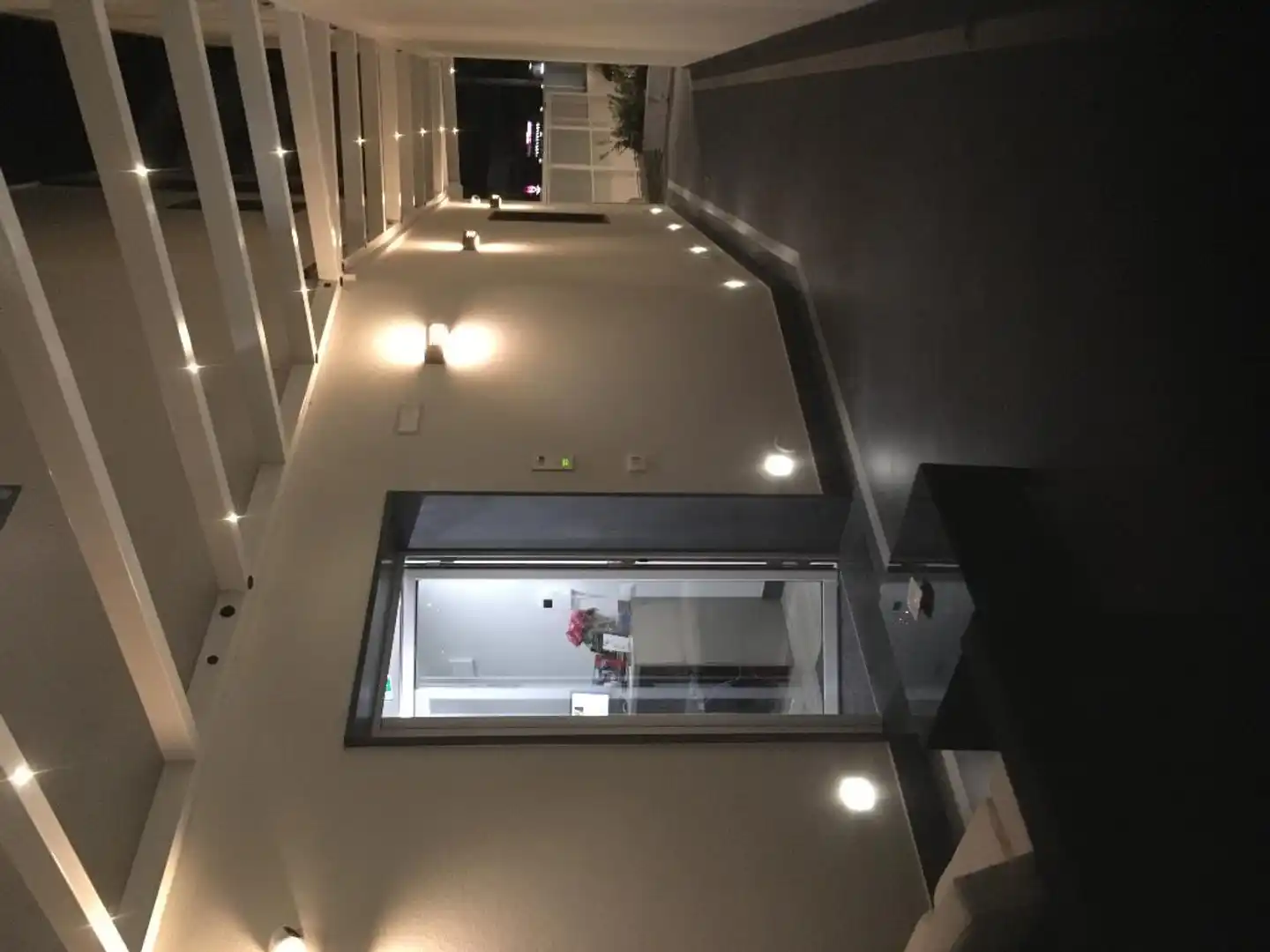 8 Room Hotel Lobby