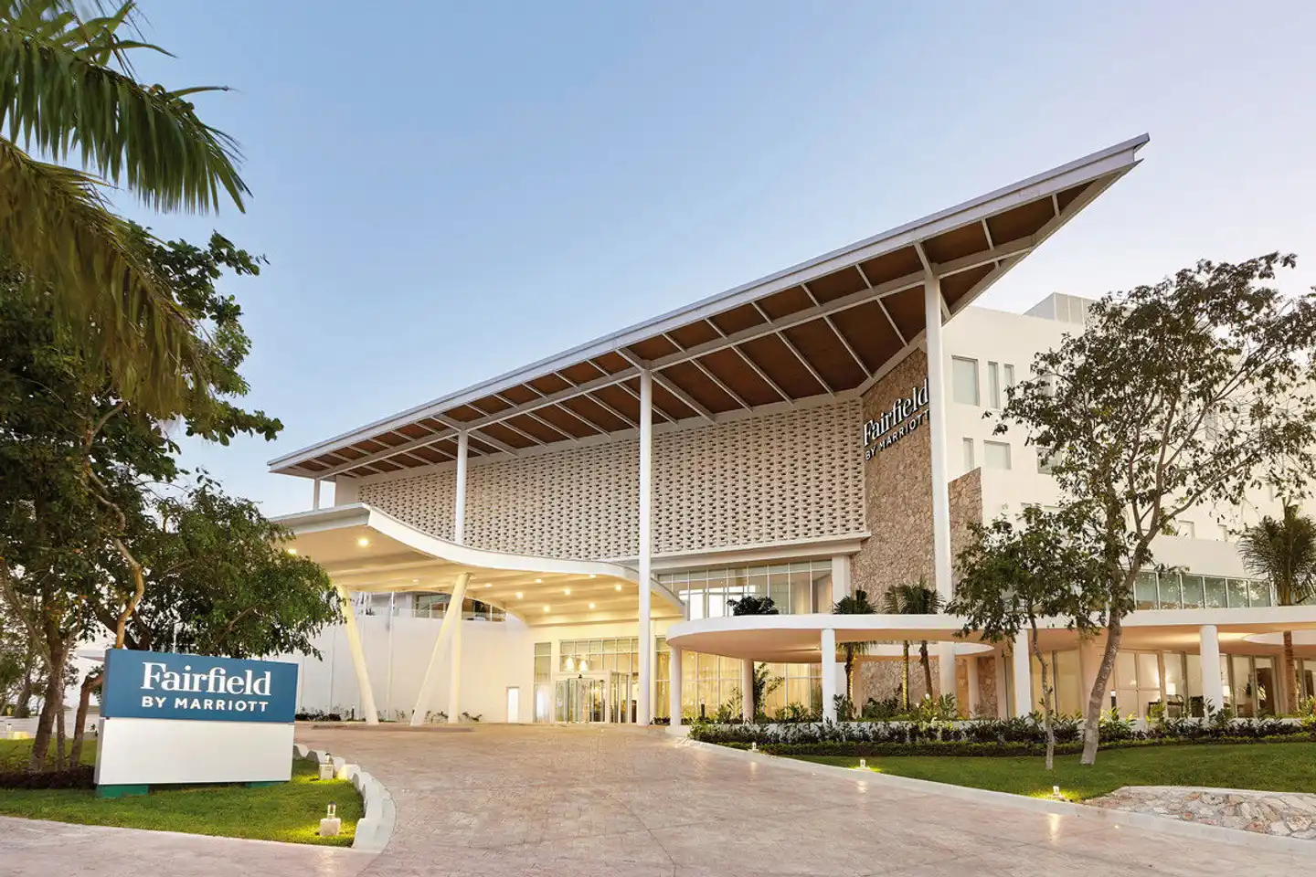 Fairfield Inn & Suites by Marriott Cancun Airport Aussenansicht