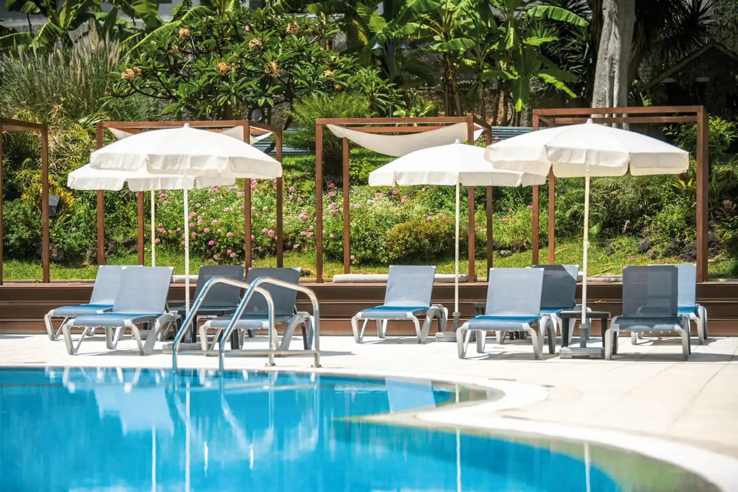 Girassol Pool