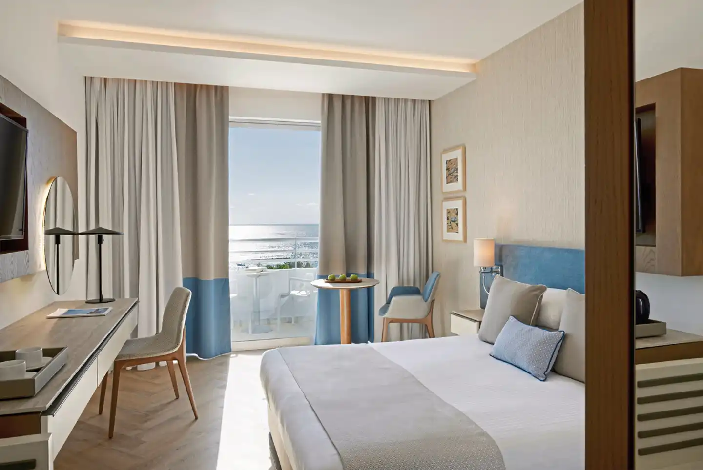 Mediterranean Beach Hotel Wohnbeispiel