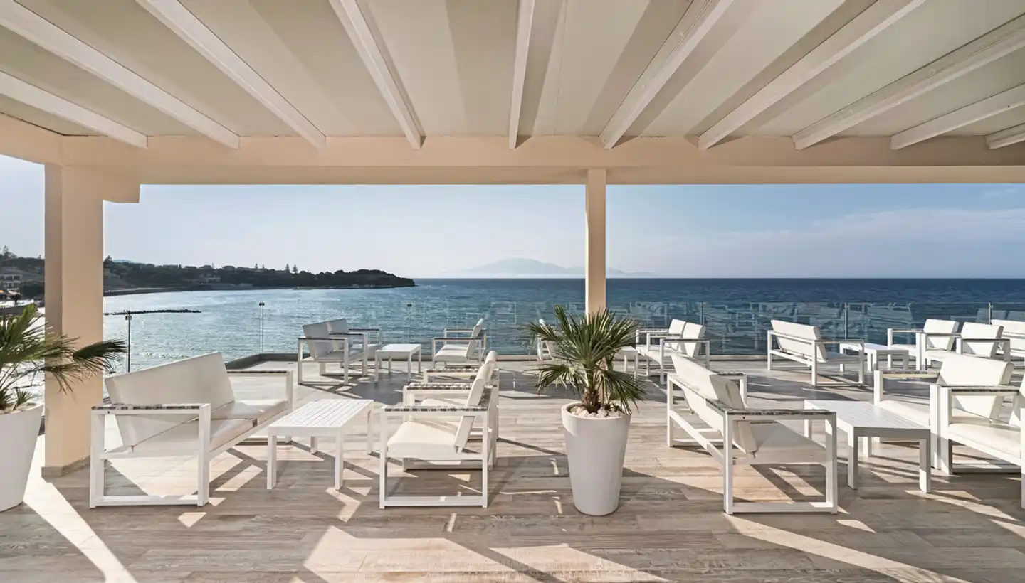 Alexandra Beach Resort & Spa Terrasse