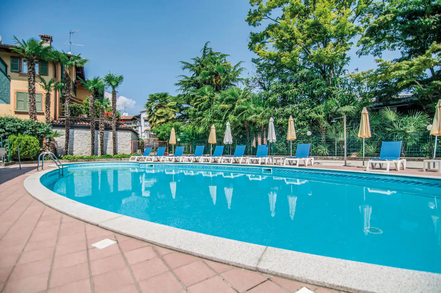 Flora Pool