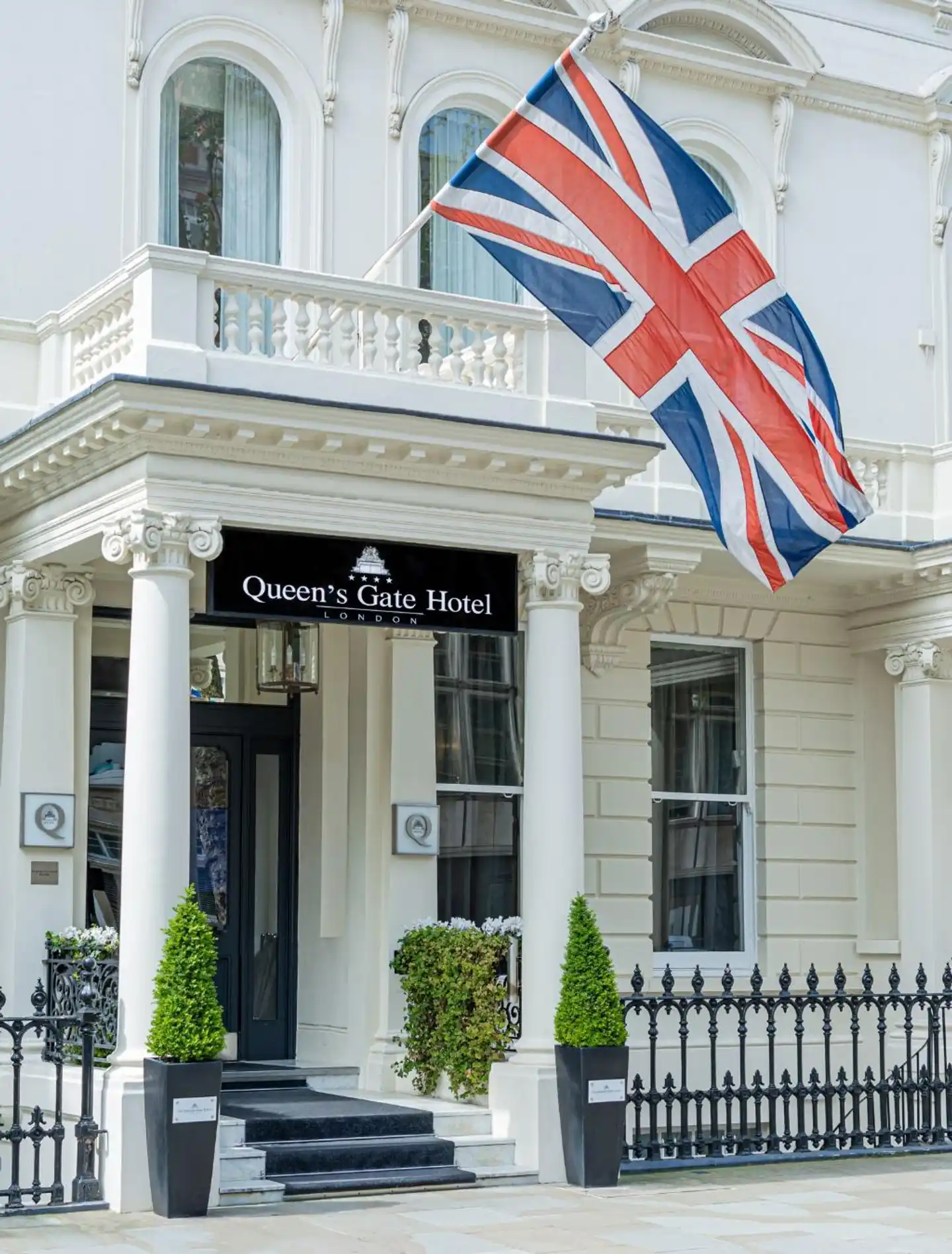 The Queens Gate Hotel Aussenansicht