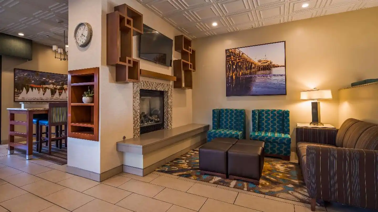 Best Western Plus South Coast Inn Lobby
