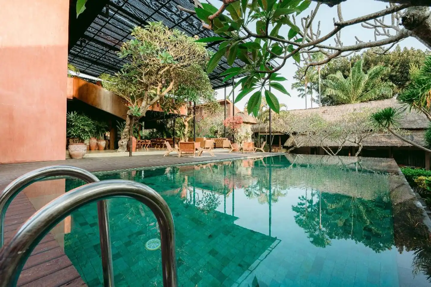 Pertiwi Resort & Spa Hallenbad