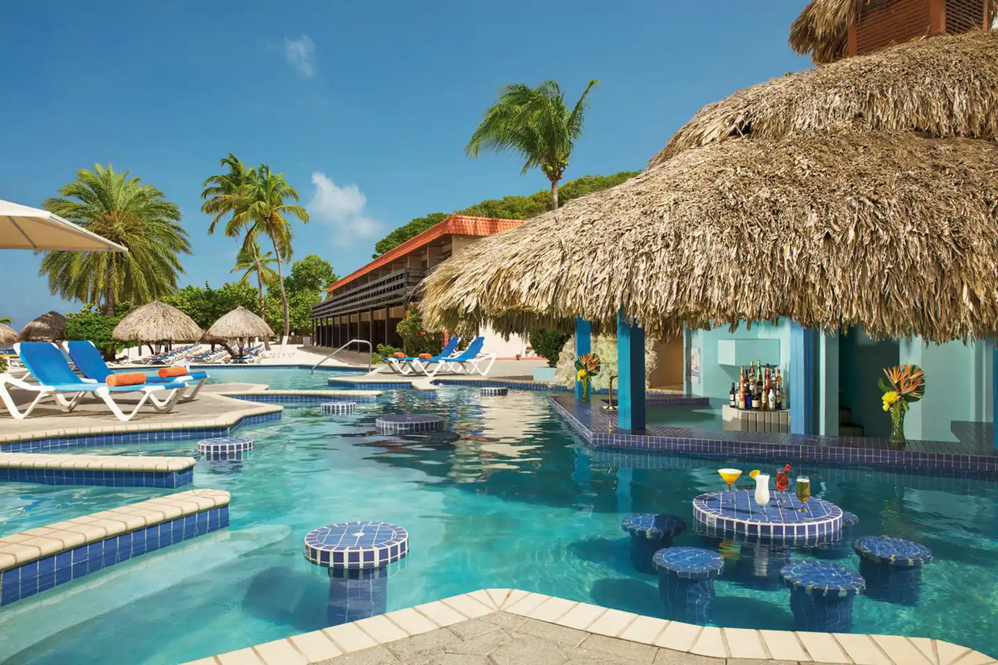 Sunscape Curaçao Resort, Spa & Casino Pool