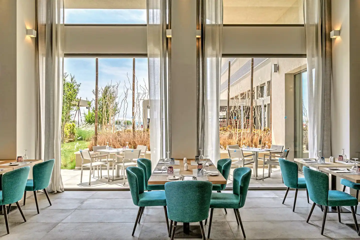 Amada Colossos Resort Bar