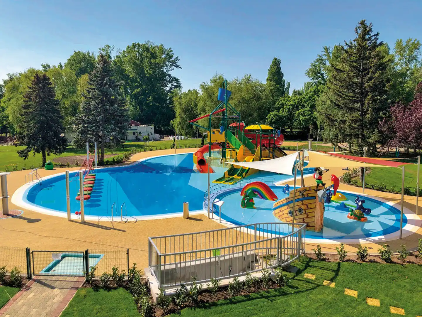 Danubius Hotel Marina Pool