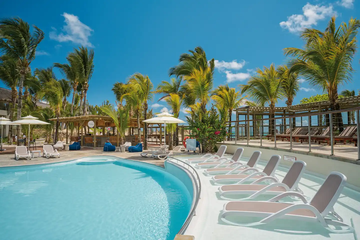 Lagoon Attitude Pool