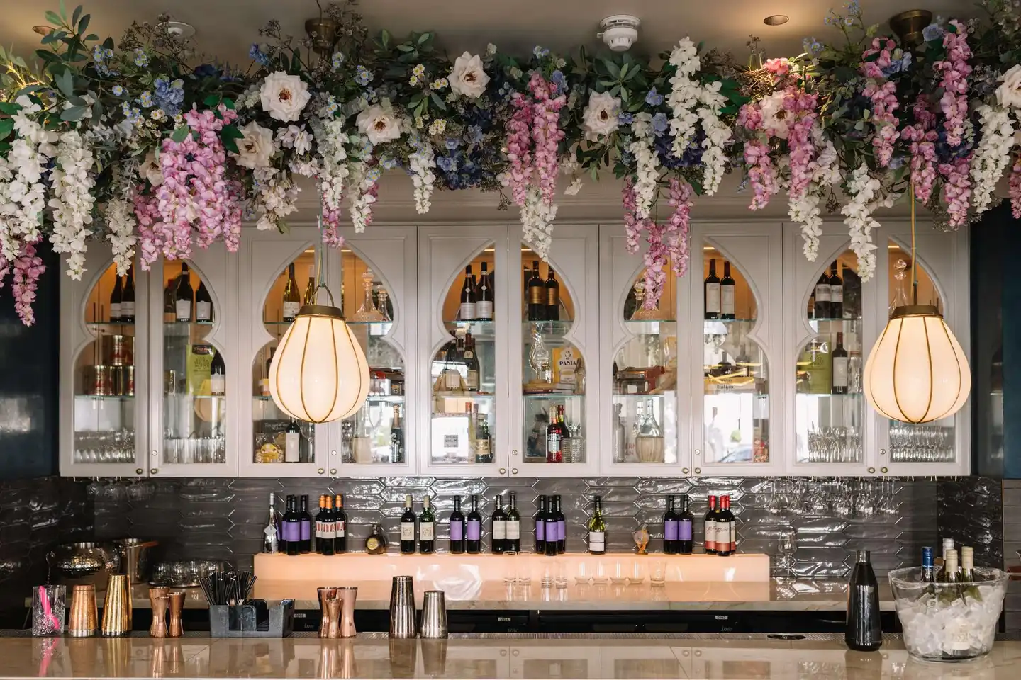 100 Queen's Gate Hotel London, Curio Collection by Hilton Bar