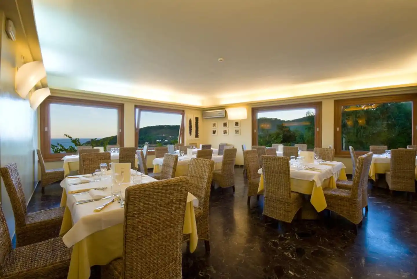 La Perla Del Golfo Restaurant
