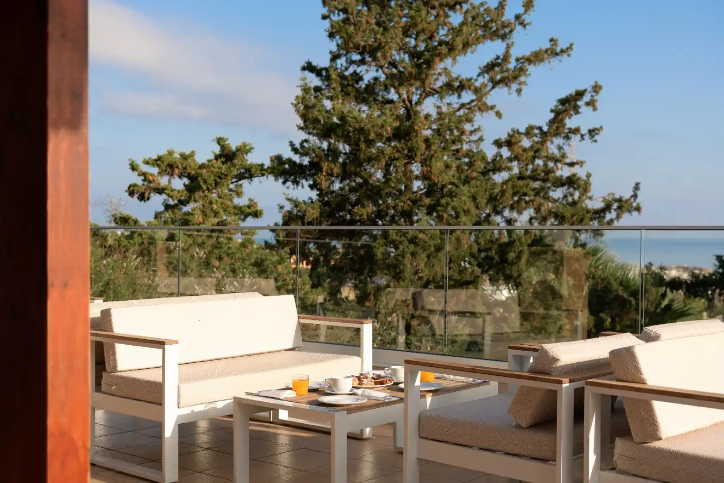 Asterias Village Resort Terrasse