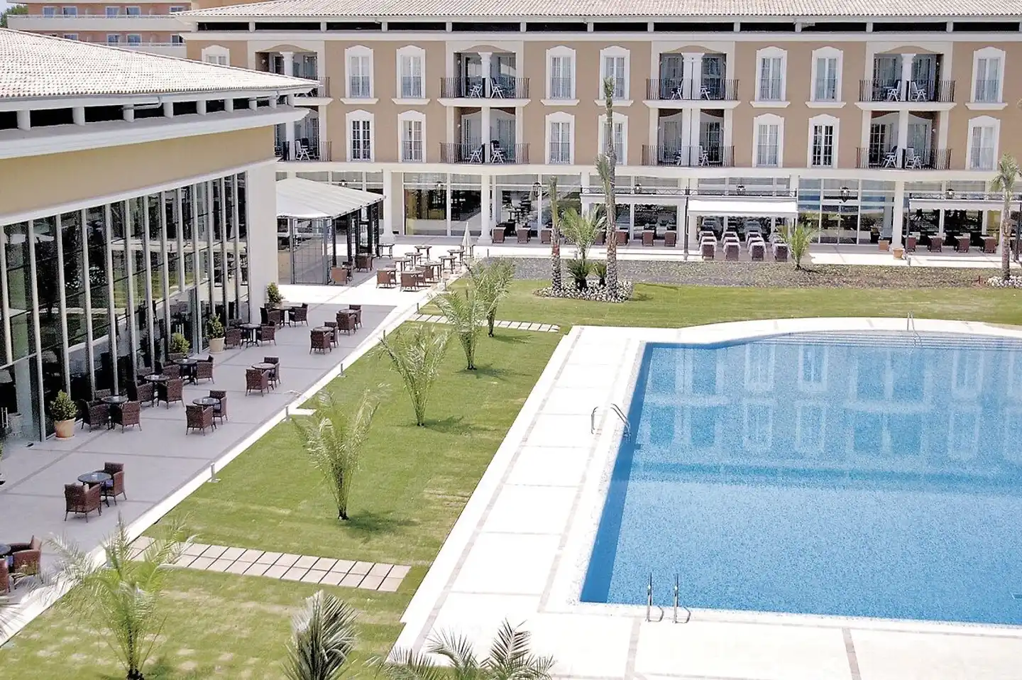Grupotel Playa de Palma Suites & Spa Pool