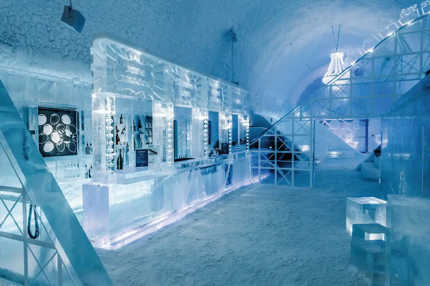 ICEHOTEL Jukkasjärvi Lobby