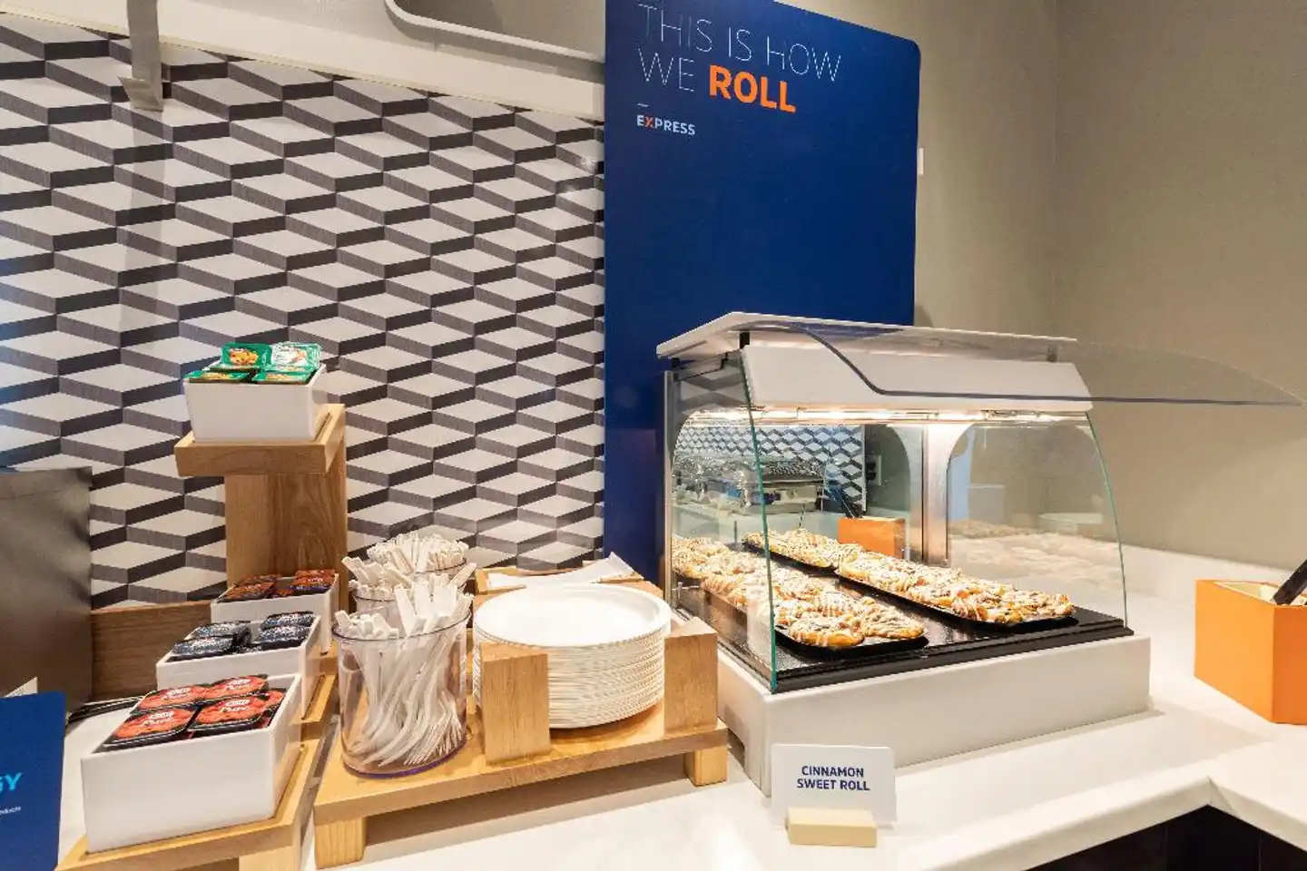 Holiday Inn Express-Nearest Universal Orlando Restaurant