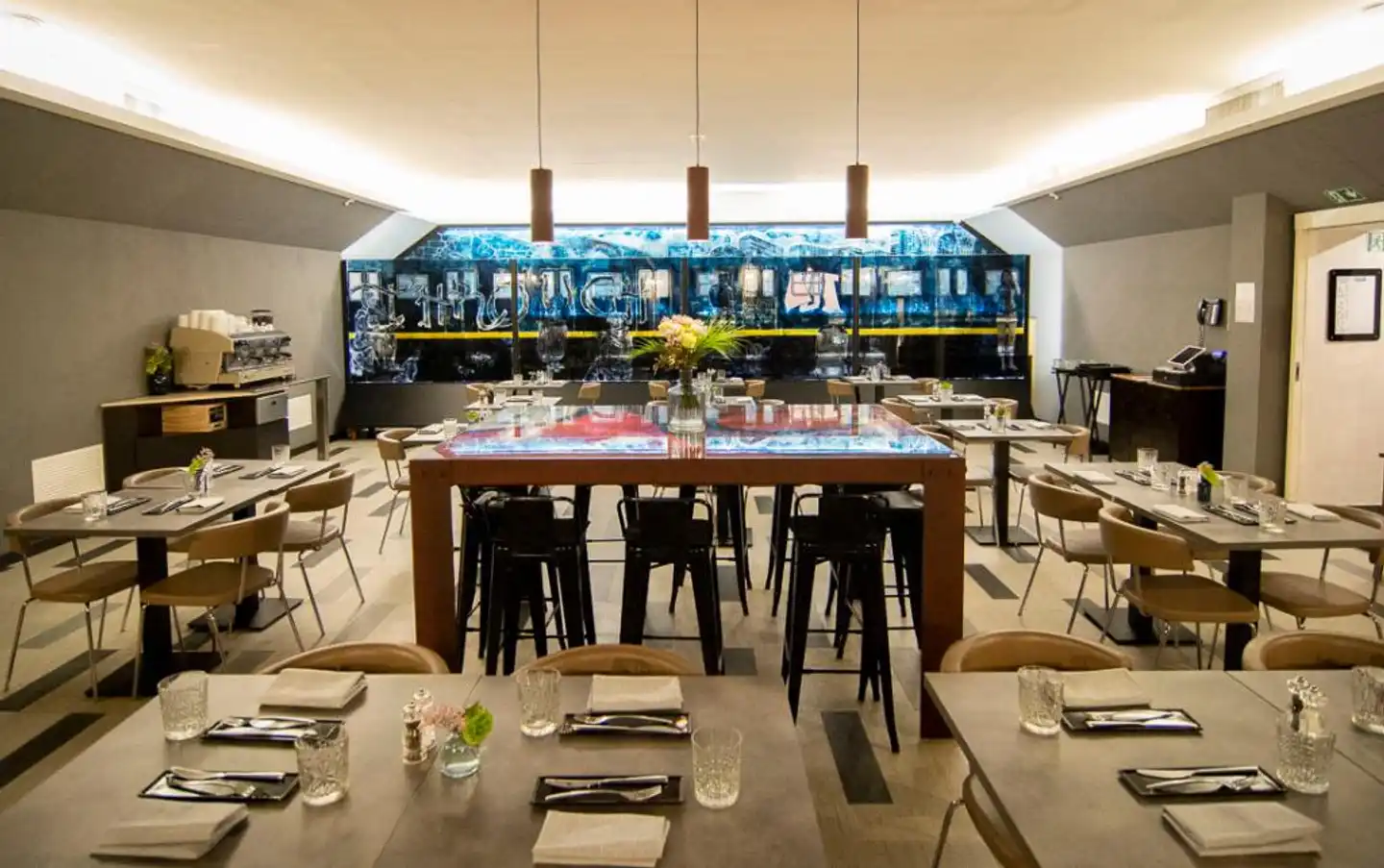 Warmth Hotel Restaurant