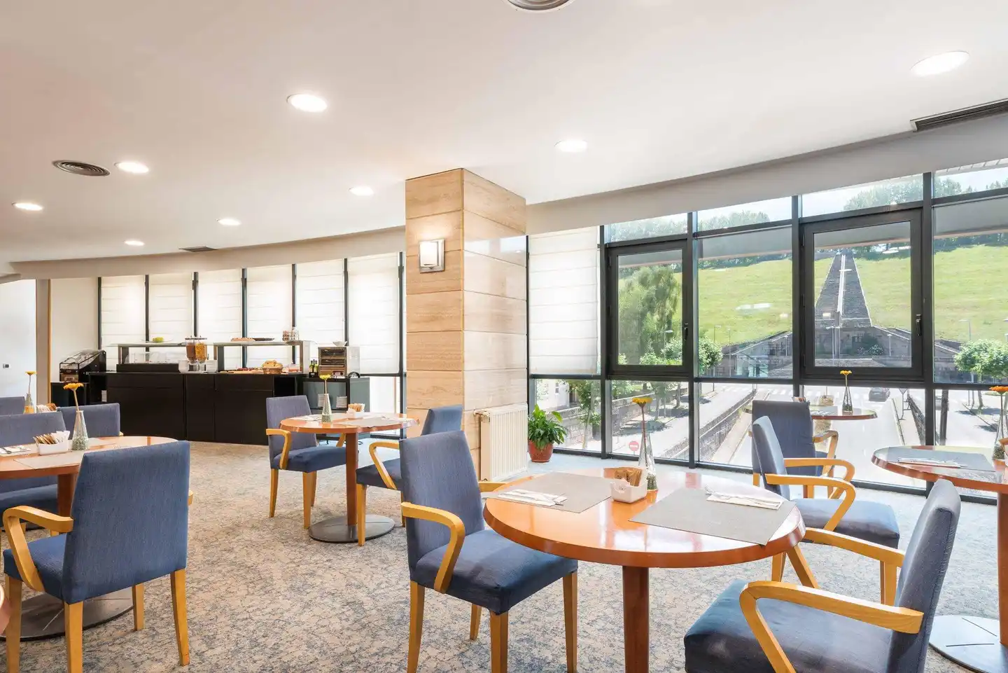 Exe Area Central Lobby