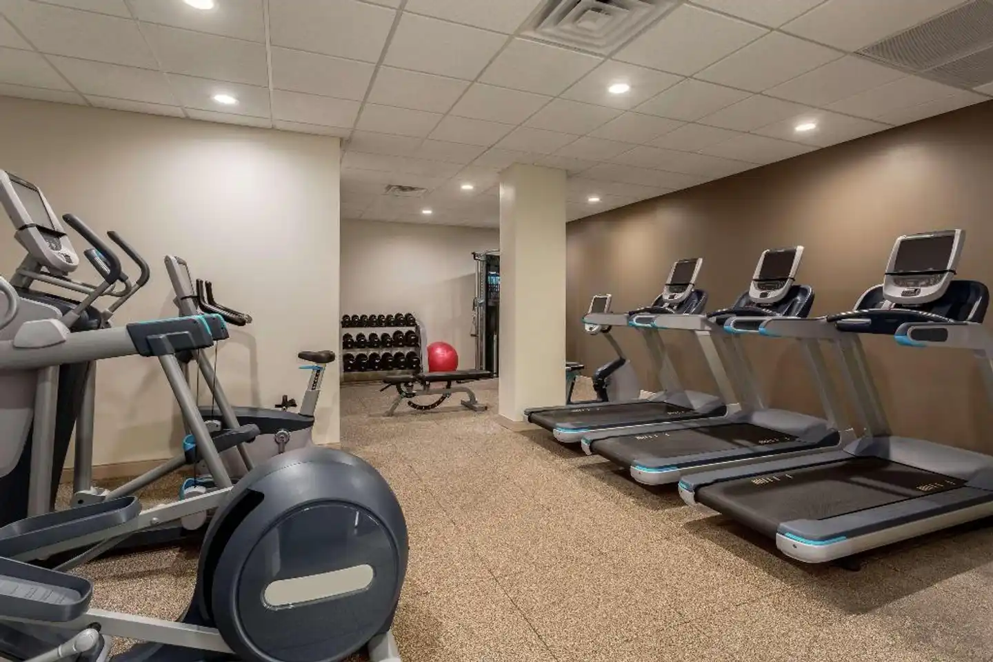 Embassy Suites by Hilton Orlando International Drive ICON Park Sport und Entertainment