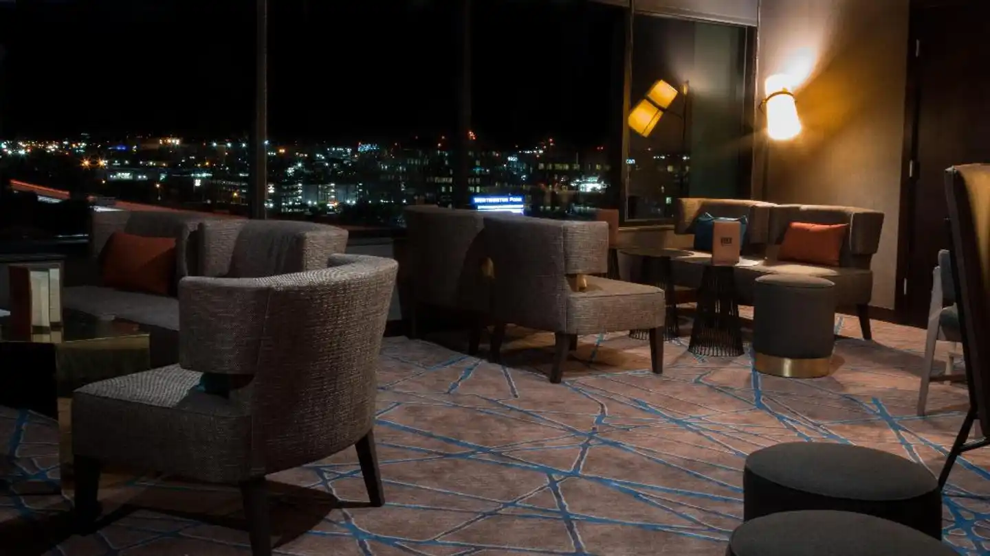 Holiday Inn Long Beach Airport Bar