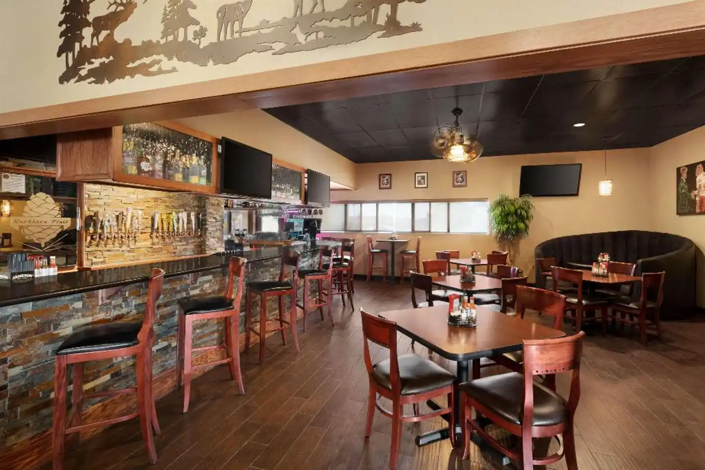 Days Hotel by Wyndham Flagstaff Bar