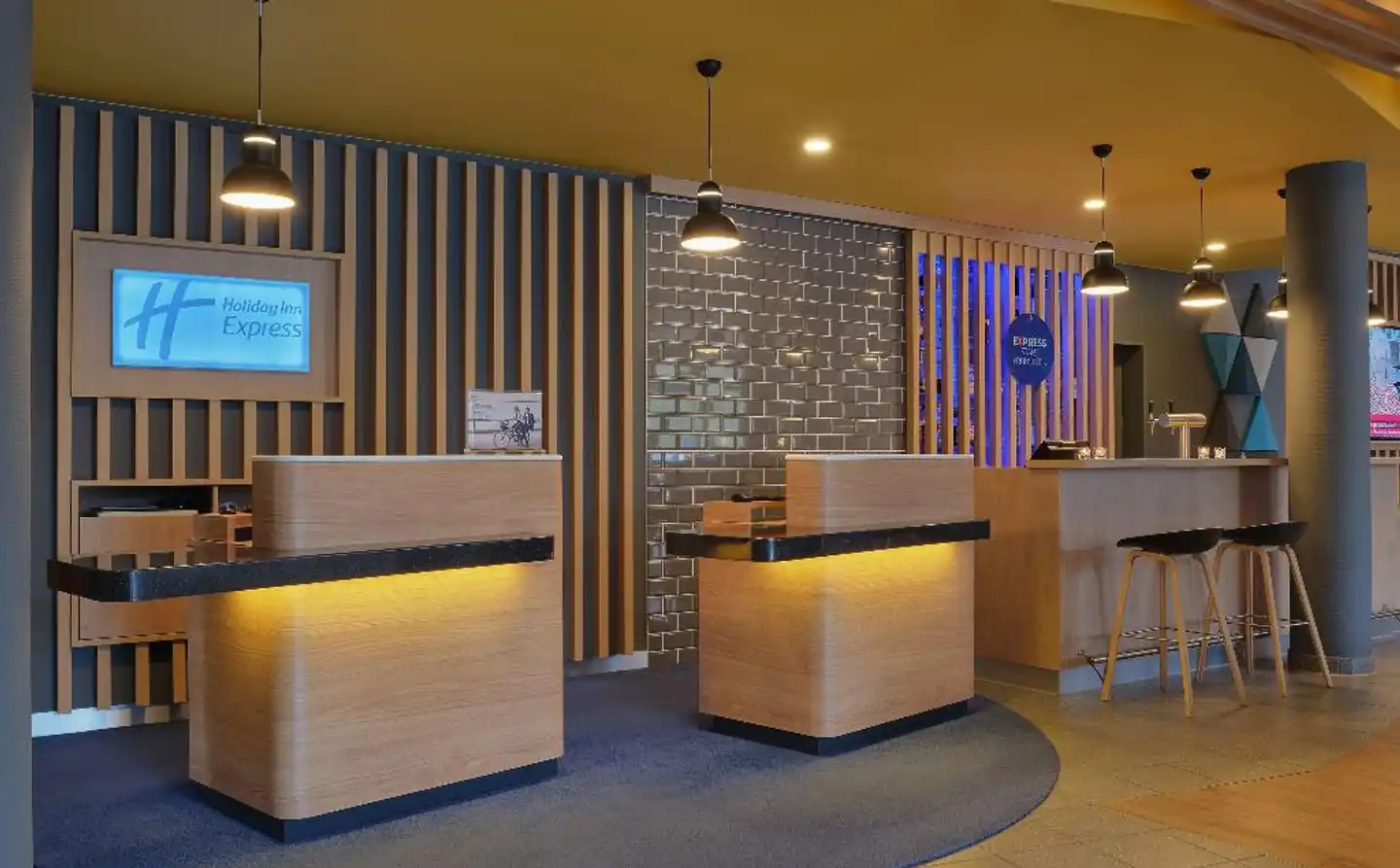 Holiday Inn Express Dortmund Lobby