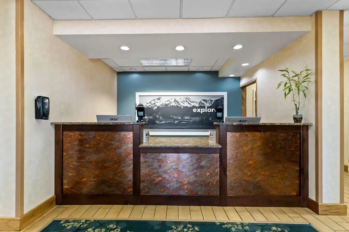 SureStay Plus Hotel by Best Western Cheyenne Lobby