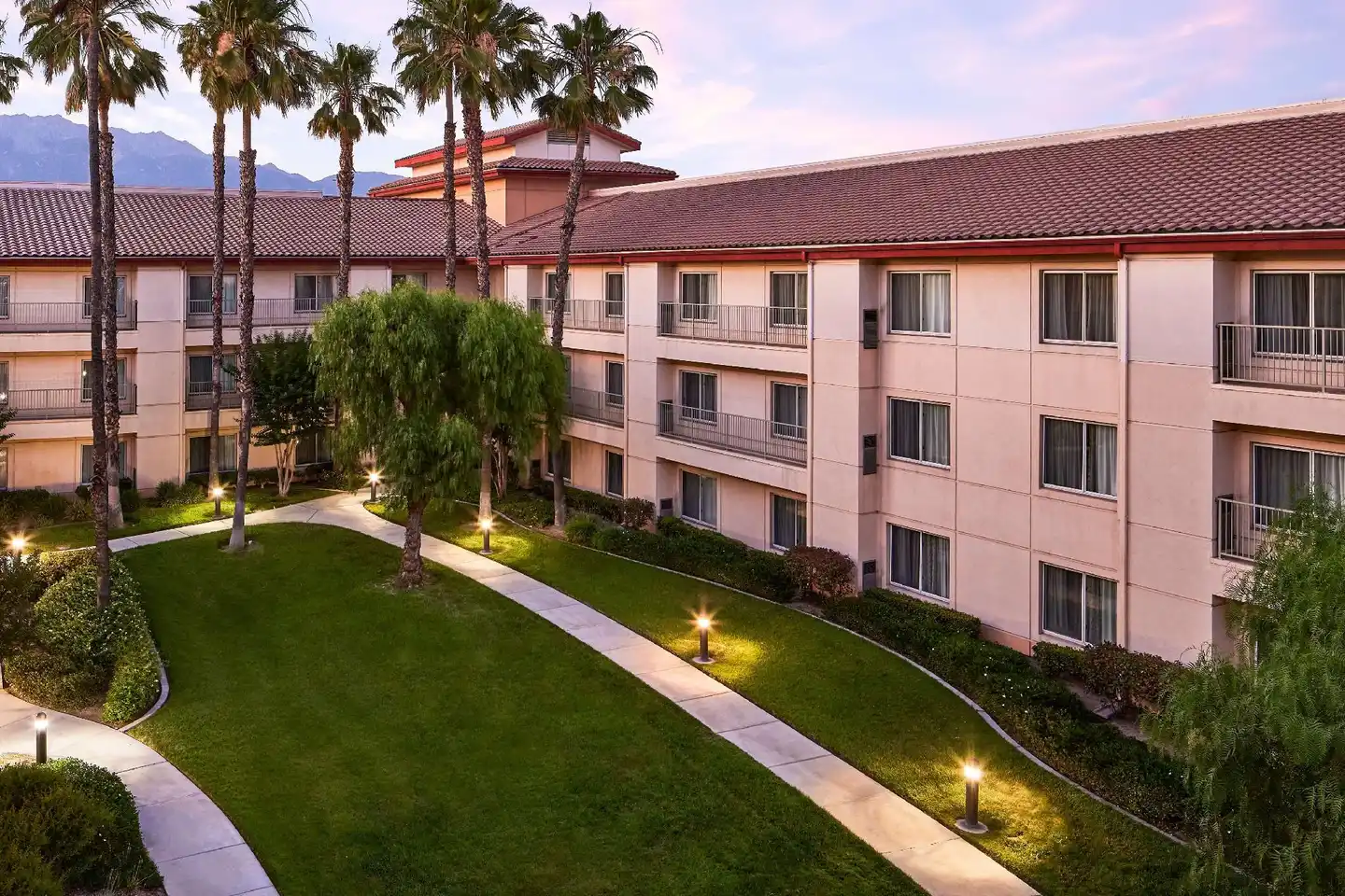 DoubleTree by Hilton Ontario Airport Aussenansicht