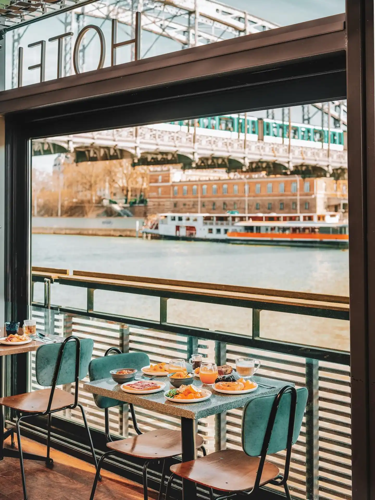 Hotel OFF Paris Seine Restaurant
