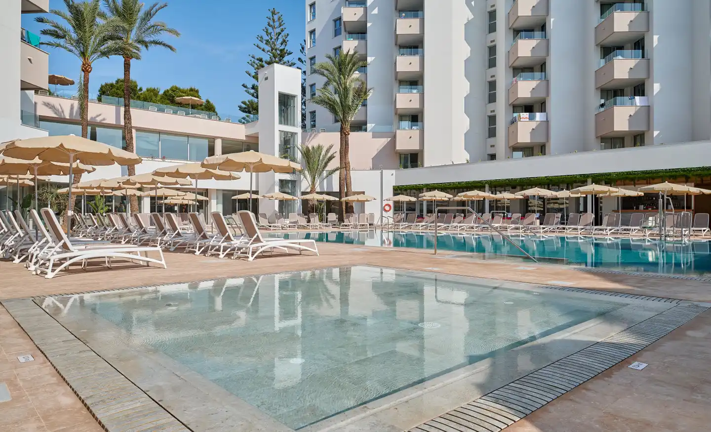 Hipotels Bahia Grande Pool