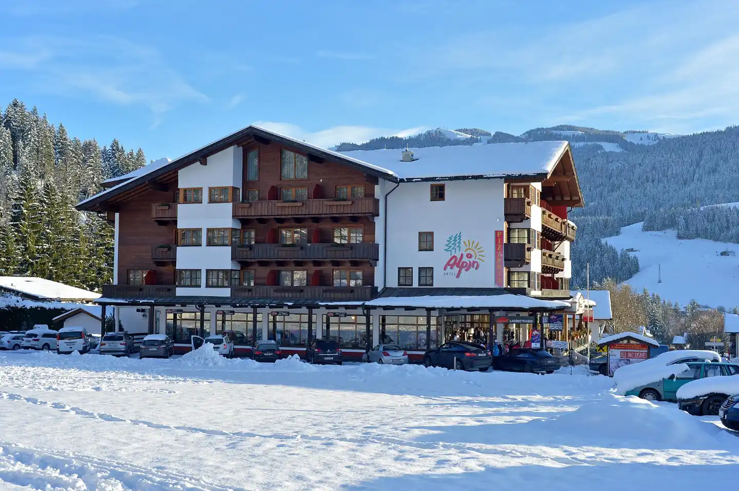 Hotel Alpin Scheffau Aussenansicht
