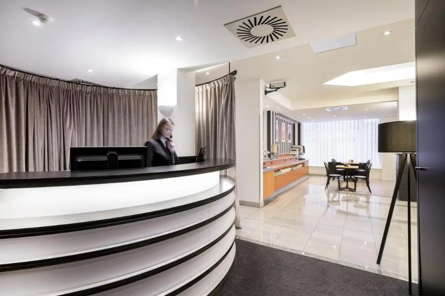 Aris Grand Place Hotel Wohnbeispiel