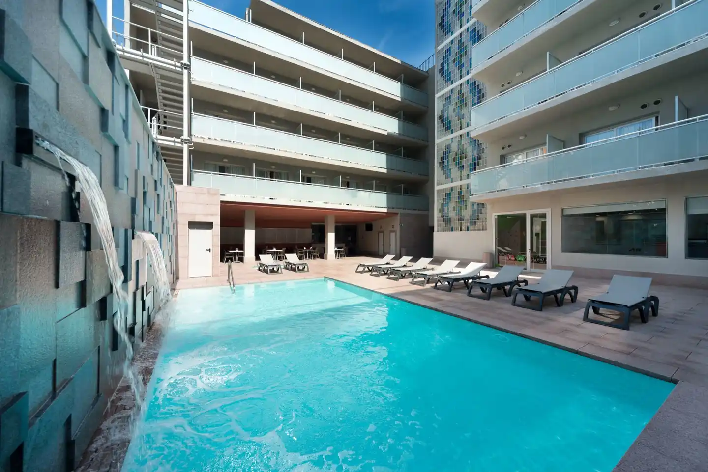 4R Miramar Calafell Pool