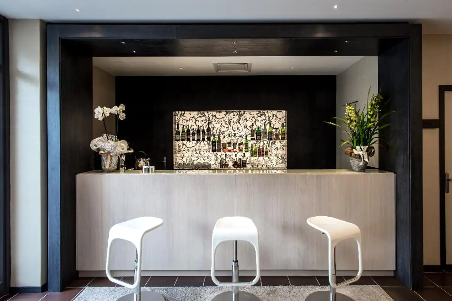 Mirage Bar