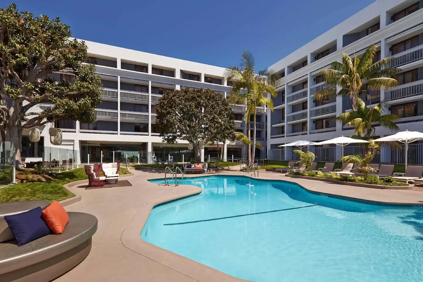 Hotel MdR Marina del Rey - a DoubleTree by Hilton Pool