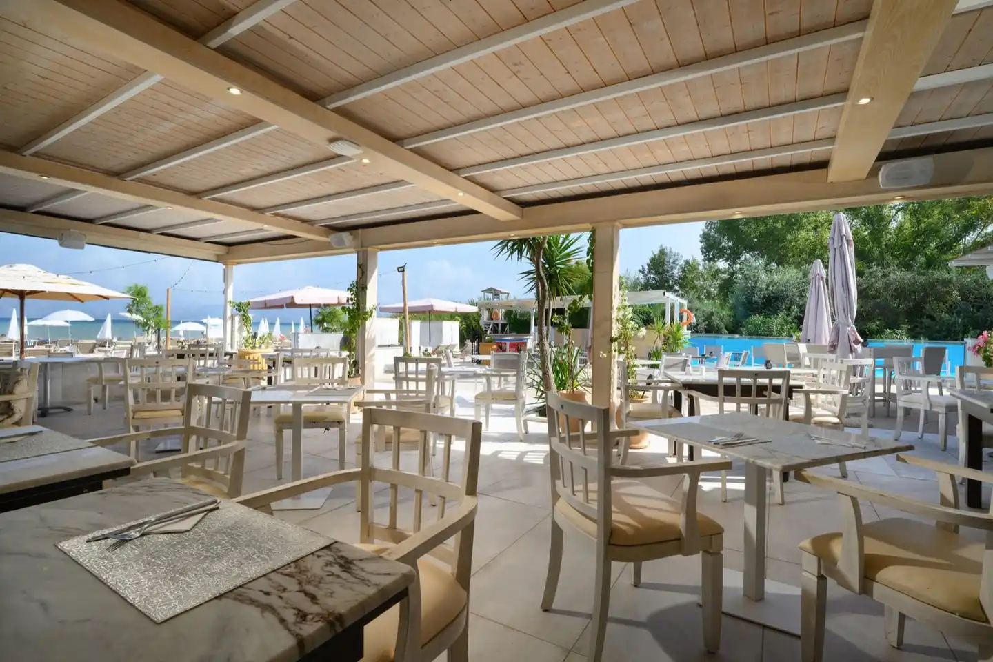 Cavomarina Beach Terrasse