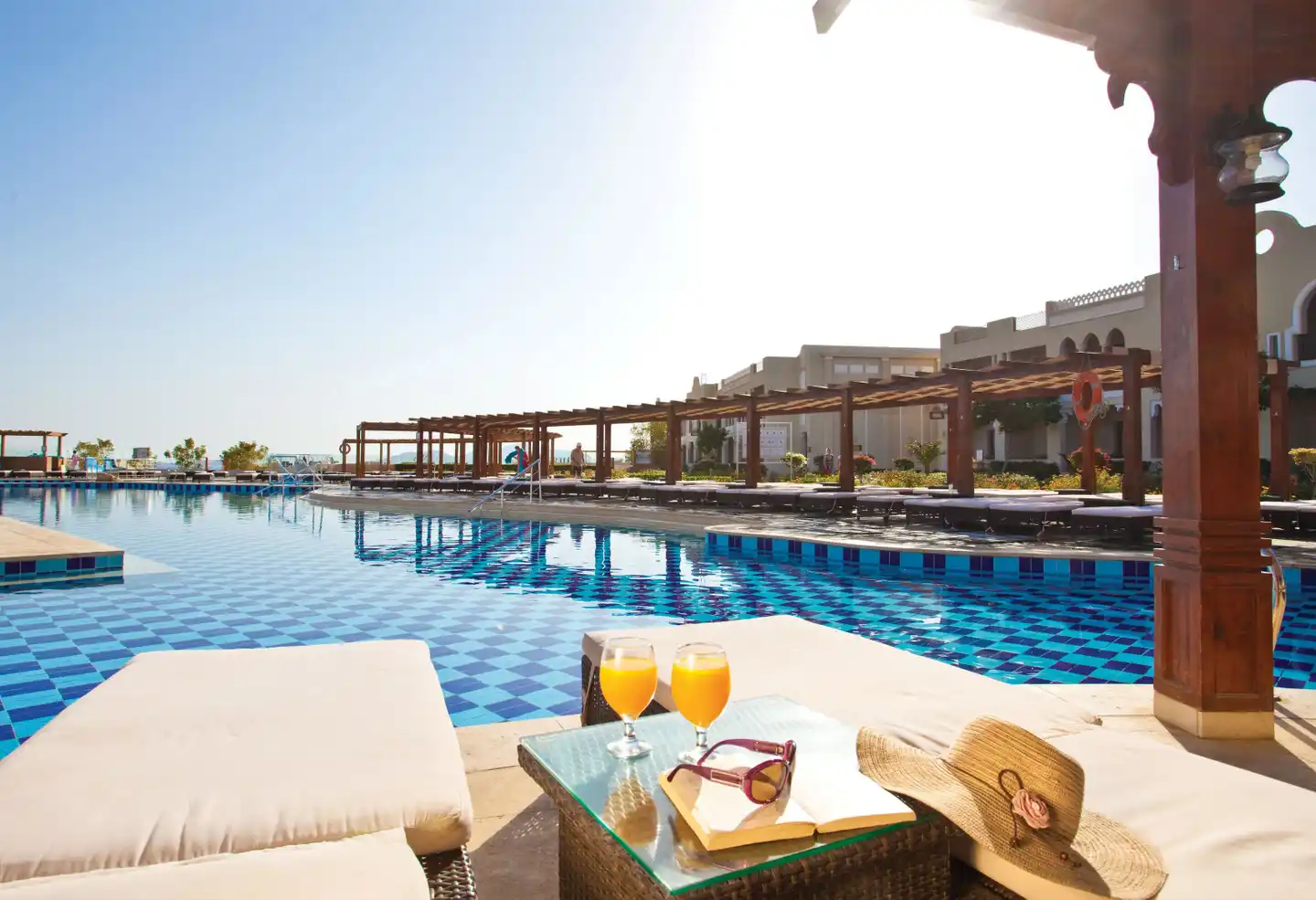 SUNRISE Arabian Beach Resort - Grand Select Pool
