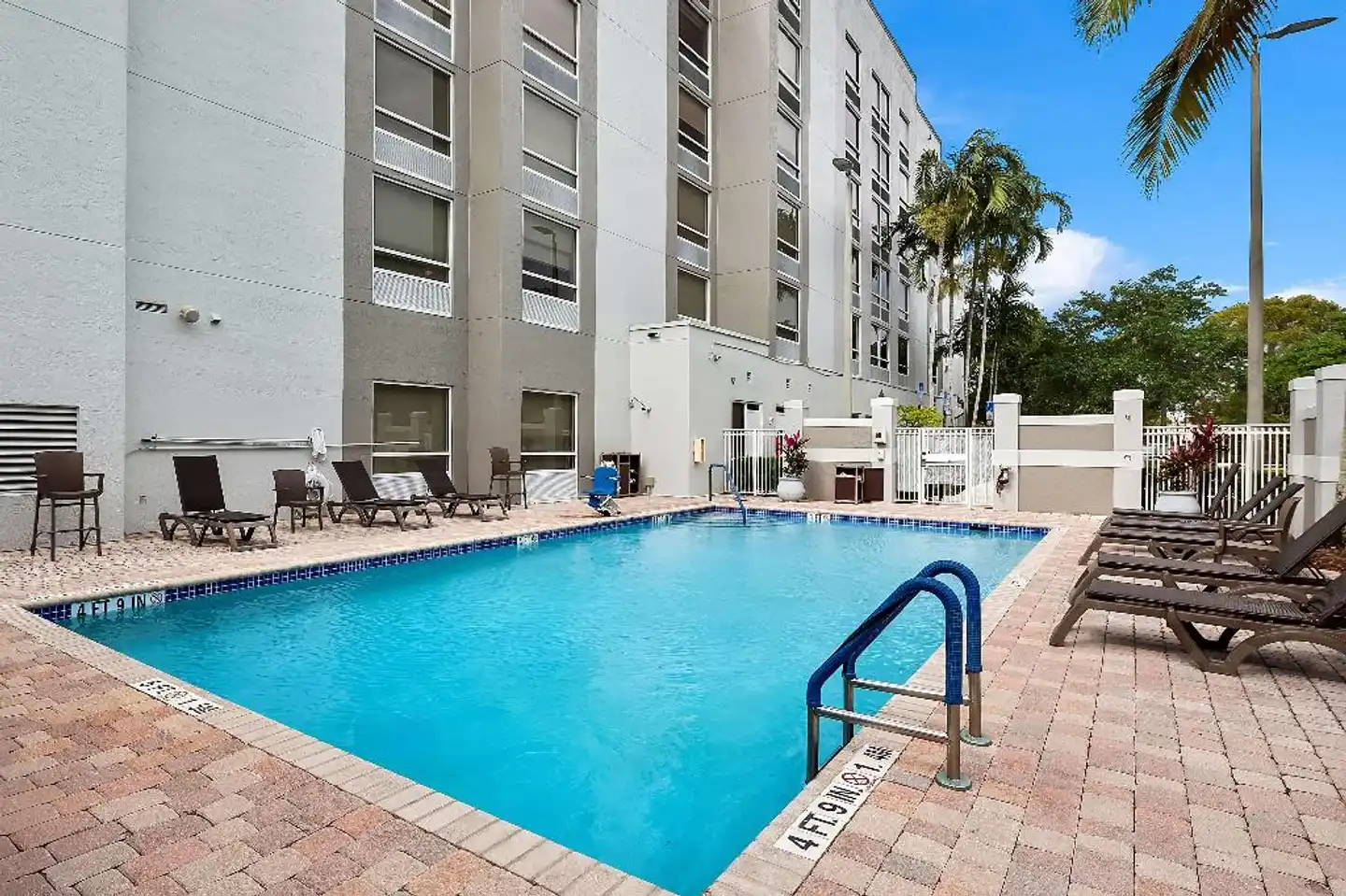 Comfort Suites Weston - Sawgrass Mills South Pool