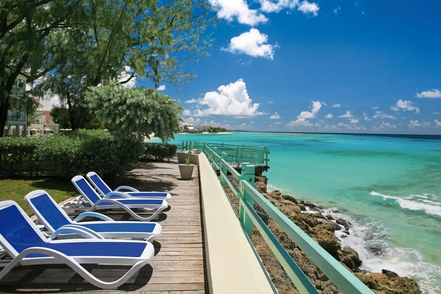 Blue Orchid Beach Hotel Terrasse