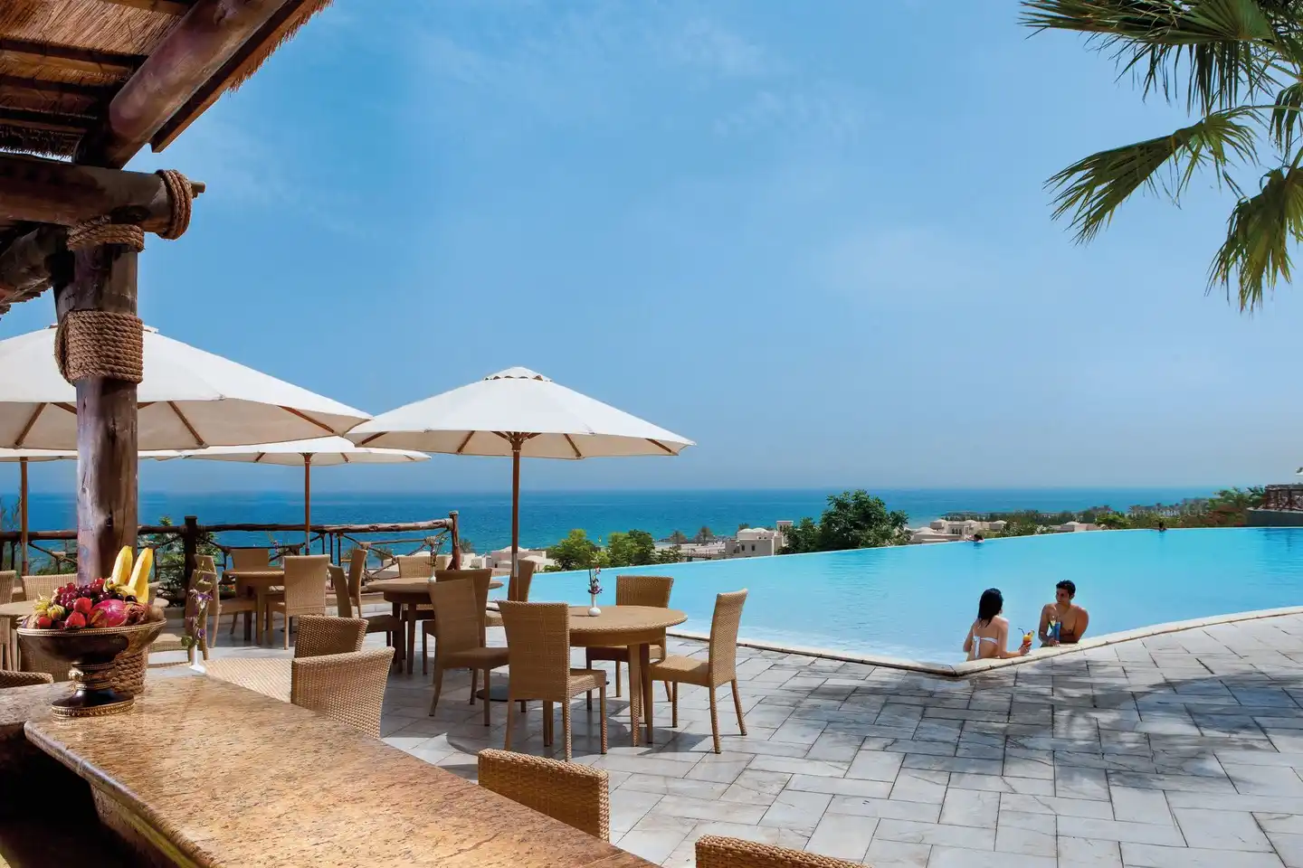 The Cove Rotana Resort Terrasse