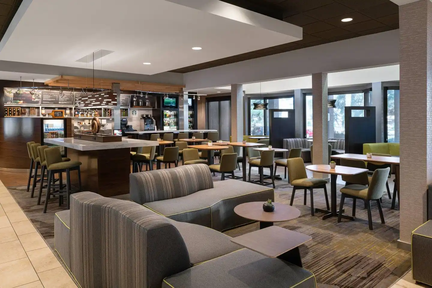 Courtyard by Marriott Las Vegas Convention Center Bar