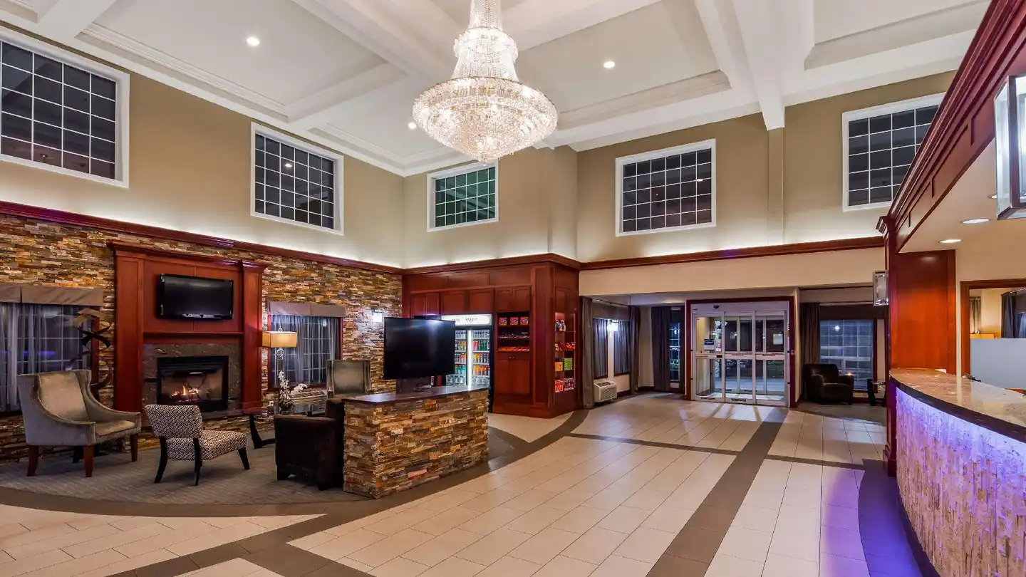 Best Western PLUS Vancouver Mall Hotel Lobby