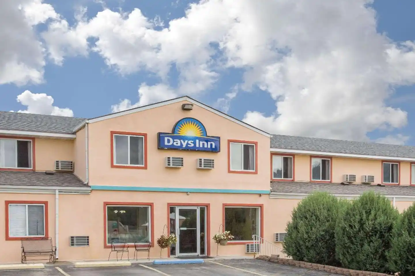 Days Inn by Wyndham Custer Aussenansicht