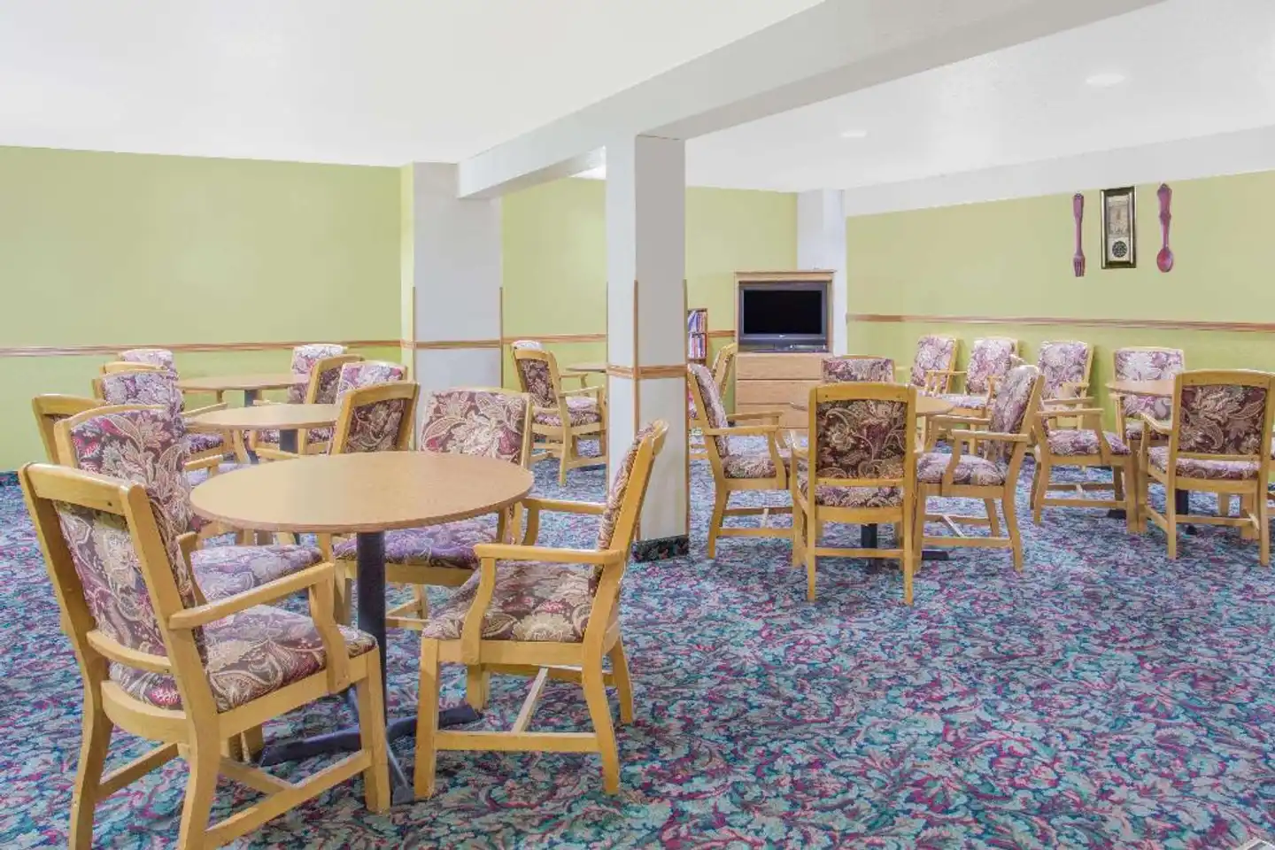 Days Inn by Wyndham Custer Restaurant