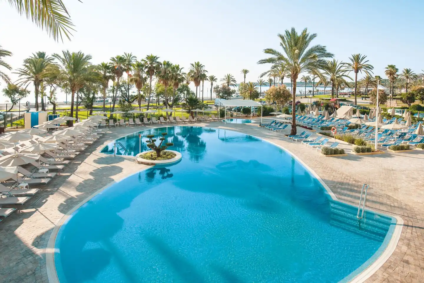 CM Castell de Mar Pool