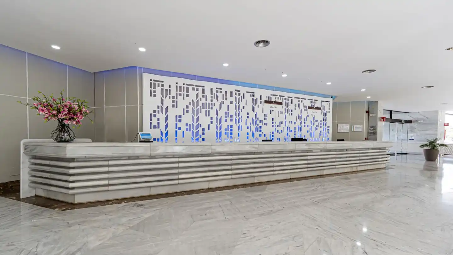 Alexandre Grand Teguise Playa Lobby
