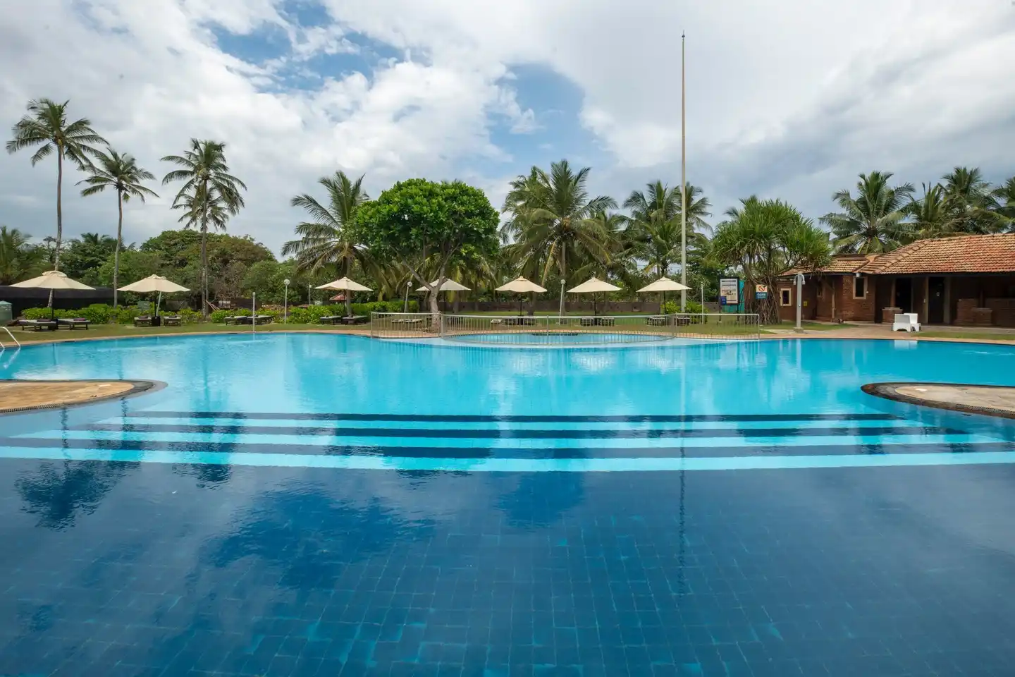 Club Hotel Dolphin Pool